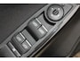 Ford Focus 1.0-125pk Titanium. Erg nette en luxe Ford Focus. Stoel-, stuur- en voorraamverw., autm. airco dual, navigatie, metallic lak, telefoonvoorb., camera, pdc v+a, dodehoek assist, AllSeason banden rondom, trekhaak, LM wielen etc.