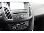 Ford Focus 1.0-125pk Titanium. Erg nette en luxe Ford Focus. Stoel-, stuur- en voorraamverw., autm. airco dual, navigatie, metallic lak, telefoonvoorb., camera, pdc v+a, dodehoek assist, AllSeason banden rondom, trekhaak, LM wielen etc.