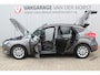 Ford Focus 1.0-125pk Titanium. Erg nette en luxe Ford Focus. Stoel-, stuur- en voorraamverw., autm. airco dual, navigatie, metallic lak, telefoonvoorb., camera, pdc v+a, dodehoek assist, AllSeason banden rondom, trekhaak, LM wielen etc.