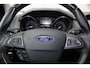 Ford Focus 1.0-125pk Titanium. Erg nette en luxe Ford Focus. Stoel-, stuur- en voorraamverw., autm. airco dual, navigatie, metallic lak, telefoonvoorb., camera, pdc v+a, dodehoek assist, AllSeason banden rondom, trekhaak, LM wielen etc.