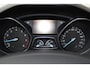 Ford Focus 1.0-125pk Titanium. Erg nette en luxe Ford Focus. Stoel-, stuur- en voorraamverw., autm. airco dual, navigatie, metallic lak, telefoonvoorb., camera, pdc v+a, dodehoek assist, AllSeason banden rondom, trekhaak, LM wielen etc.