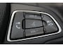 Ford Focus 1.0-125pk Titanium. Erg nette en luxe Ford Focus. Stoel-, stuur- en voorraamverw., autm. airco dual, navigatie, metallic lak, telefoonvoorb., camera, pdc v+a, dodehoek assist, AllSeason banden rondom, trekhaak, LM wielen etc.