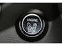 Ford Focus 1.0-125pk Titanium. Erg nette en luxe Ford Focus. Stoel-, stuur- en voorraamverw., autm. airco dual, navigatie, metallic lak, telefoonvoorb., camera, pdc v+a, dodehoek assist, AllSeason banden rondom, trekhaak, LM wielen etc.