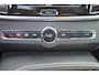 Volvo S90 T4 Inscription - IntelliSafe Assist & Surround - Parkeercamera achter - Verwarmde voorstoelen - Parkeersensoren voor & achter - Elektr. bedienb. voorstoelen met geheugen - 18' LMV