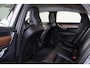 Volvo S90 T4 Inscription - IntelliSafe Assist & Surround - Parkeercamera achter - Verwarmde voorstoelen - Parkeersensoren voor & achter - Elektr. bedienb. voorstoelen met geheugen - 18' LMV