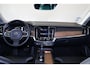 Volvo S90 T4 Inscription - IntelliSafe Assist & Surround - Parkeercamera achter - Verwarmde voorstoelen - Parkeersensoren voor & achter - Elektr. bedienb. voorstoelen met geheugen - 18' LMV