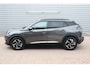 Peugeot 2008 1.2 PureTech Allure Pack O.a: Camera, Navi, Clima, Cruise, Carplay, Etc. All-in prijs!