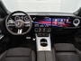Mercedes-Benz GLB 200 Business Solution AMG 7p. 58 kWh | Premium pakket | Trekhaak | Winterpakket | Nightpakket | Vast panoramadak | GUARD 360° | 19” vijfspaaks lichtmetalen AMG-velgen | Warmtewerend, donkergetint glas |