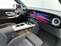Mercedes-Benz GLB 200 Business Solution AMG 7p. 58 kWh | Premium pakket | Trekhaak | Winterpakket | Nightpakket | Vast panoramadak | GUARD 360° | 19” vijfspaaks lichtmetalen AMG-velgen | Warmtewerend, donkergetint glas |