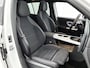 Mercedes-Benz GLB 200 Business Solution AMG 7p. 58 kWh | Premium pakket | Trekhaak | Winterpakket | Nightpakket | Vast panoramadak | GUARD 360° | 19” vijfspaaks lichtmetalen AMG-velgen | Warmtewerend, donkergetint glas |
