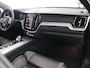 Volvo XC60 2.0 T6 Plug-in hybrid AWD Plus Dark SOH100% (Pano / 360 Cam / H&K / Winterpakket / All season)