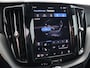 Volvo XC60 2.0 T6 Plug-in hybrid AWD Plus Dark SOH100% (Pano / 360 Cam / H&K / Winterpakket / All season)