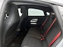 Mercedes-Benz CLA 200 Business Solution AMG | Plus Line | Premium Plus pakket | Winterpakket | Nightpakket | Rijassistentiepakket | MBUX Augmented Reality navigatie | Sportstoelen | Vast panoramadak | 19" multispaaks lichtmetalen AMG-velgen |