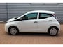 Toyota Aygo 1.0 VVT-i x-fun O.a: Radio, USB, Bluetooth, Airco, C.V., Rijklaar, Etc. All-in prijs!
