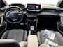 Peugeot 2008 GT 1.2 Hybrid 145pk e-DCS6 | ADAPTIVE CRUISE | 360° CAMERA | NAVI | KEYLESS ENTRY | APPLE CARPLAY / ANDROID AUTO | GRIPCONTROL | ALL SEASON BANDEN | 17'' LM VELGEN | 3D I-COCKPIT |