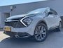 Kia Sportage 1.6 T-GDi Hybrid Dark Edition NL-auto, Nieuw geleverd, BTW-auto, Stoel- & Stuurwiel verwarmd, Parkeersensoren, LMV, LED, Smart Key