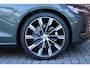Volvo V60 B4 Essential Edition | Stoel-/ stuurwielverwarming | Driver assist | Extra getint glas | 20'' Lichtmetalen Velgen | Verwarmde achterbank | Parkeersensoren voor + achter | Achteruitrijcamera | Apple carplay/ Android auto