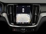 Volvo V60 B4 Essential Edition | Stoel-/ stuurwielverwarming | Driver assist | Extra getint glas | 20'' Lichtmetalen Velgen | Verwarmde achterbank | Parkeersensoren voor + achter | Achteruitrijcamera | Apple carplay/ Android auto