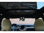 Volvo V60 T6 Plug-in hybrid AWD Plus Dark | Panoramadak | Head-Up Display | 360 Graden Camera | Extra Getint Glas | 20'' Lichtmetalen Velgen | Geventileerde Voorstoelen | Apple Carplay/ Android Auto