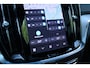 Volvo V60 T6 Plug-in hybrid AWD Plus Dark | Panoramadak | Head-Up Display | 360 Graden Camera | Extra Getint Glas | 20'' Lichtmetalen Velgen | Geventileerde Voorstoelen | Apple Carplay/ Android Auto