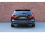Volvo V60 T6 Plug-in hybrid AWD Plus Dark | Panoramadak | Head-Up Display | 360 Graden Camera | Extra Getint Glas | 20'' Lichtmetalen Velgen | Geventileerde Voorstoelen | Apple Carplay/ Android Auto