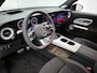 Mercedes-Benz GLB 200 Business Solution AMG 7p. 58 kWh | Premium Plus pakket | Winterpakket | Nightpakket | Parkeerpakket | Trekhaak | Sportstoelen | GUARD 360° | Vast panoramadak | Burmester® 3D surround sound system | 19” vijfspaaks AMG-velgen |