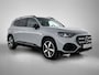 Mercedes-Benz GLB 200 Business Solution AMG 7p. 58 kWh | Premium Plus pakket | Winterpakket | Nightpakket | Parkeerpakket | Trekhaak | Sportstoelen | GUARD 360° | Vast panoramadak | Burmester® 3D surround sound system | 19” vijfspaaks AMG-velgen |