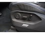Volkswagen Touareg 3.0TSi/462pk Hybrid 4MOTION R Blackstyle|2023|Panoramadak|Leder|Luchtvering|LED|Trekhaak|PDC+360Camera+Assist|Memory-stoelen|22"Estoril|Servo-sluiting|Nachtzicht|Head-up|VOL!