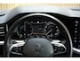 Volkswagen Touareg 3.0TSi/462pk Hybrid 4MOTION R Blackstyle|2023|Panoramadak|Leder|Luchtvering|LED|Trekhaak|PDC+360Camera+Assist|Memory-stoelen|22"Estoril|Servo-sluiting|Nachtzicht|Head-up|VOL!