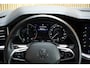 Volkswagen Touareg 3.0TSi/462pk Hybrid 4MOTION R Blackstyle|2023|Panoramadak|Leder|Luchtvering|LED|Trekhaak|PDC+360Camera+Assist|Memory-stoelen|22"Estoril|Servo-sluiting|Nachtzicht|Head-up|VOL!