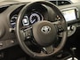 Toyota Yaris 1.5 Hybrid Premium - ORIGINEEL NEDERLANDSE AUTO - PANORAMADAK - PARKEERSENSOREN VOOR EN ACHTER - KEYLESS ENTRY & START - NAVIGATIE - ACHTERUITRIJ CAMERA - HOMMEL ONDERHOUDEN