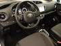 Toyota Yaris 1.5 Hybrid Premium - ORIGINEEL NEDERLANDSE AUTO - PANORAMADAK - PARKEERSENSOREN VOOR EN ACHTER - KEYLESS ENTRY & START - NAVIGATIE - ACHTERUITRIJ CAMERA - HOMMEL ONDERHOUDEN