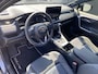 Toyota RAV4 2.5 Hybrid Bi-Tone Vol luxe! JBL, 360° camera, stuurverwarming, dodehoekdetectie, stoelverwarming, navigatie, Apple CarPlay/Android Auto