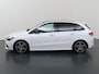 Mercedes-Benz B-klasse 180 AMG Line | Panoramadak | Night | Widescreen | Achteruitrijcamera | Stoelverwarming | Sfeerverlichting |