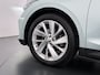 Skoda Enyaq iV 60 Panoramadak Leder Stuur+Stoel+Achterbankverwarming 3-Zone Ecc Navi Apple Carplay Android Auto Draadloze Telefoonlader SOH 90.6% Elek.Achterklep Privacy Glas Lmv 20" Led Pdc Isofix DAB Lane Assist Dealeronderhouden Origineel Nederlandse Auto Zeer Compleet