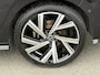 Volkswagen Golf 1.5 eTSI R-Line Business LED|Stoelverw V+A|Cruise|Clima|Navigatie|Keyless|Camera|Panoramadak|Head Up|Automaat!!