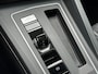 Volkswagen Golf 1.5 eTSI R-Line Business LED|Stoelverw V+A|Cruise|Clima|Navigatie|Keyless|Camera|Panoramadak|Head Up|Automaat!!