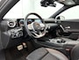 Mercedes-Benz A-klasse 200 Business Solution AMG(Goed ondH, Panorama, Sfeerverlichting, Lane Assist,Navi, Camera, StoelV, Etc)