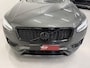 Volvo XC90 T8 Recharge AWD R-Design 49.000km/PANO/LUCHTVERING/TREKHAAK/22"/HEAD-UP/H&K/LEER-ALCANTARA R-DESIGN SP. STOELEN/MEMORY/ACC/PILOT-ASSIST/PINE-GREY/NET OH BEURT GEHAD BIJ VOLVO