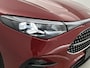 Mercedes-Benz CLA 200 Business Solution AMG | Premium Plus pakket | Winterpakket | Nightpakket | Parkeerpakket | Sportstoelen | 19" vijf dubbelspaaks AMG-velgen | Sierelementen in aluminium | URBAN GUARD | Vast panoramadak | MBUX virtuele assistent |