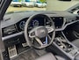 Volkswagen Touareg R 3.0 TSI eHybrid 462pk 4MOTION | SoH 100% | Luchtvering | Panoramadak | Lederen bekleding