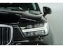 Volvo XC40 B4 197PK Momentum Pro | Trekhaak | Elec Stoelen | Getint Glas | Camera | Adap Cruise