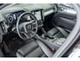 Volvo XC40 B4 197PK Momentum Pro | Trekhaak | Elec Stoelen | Getint Glas | Camera | Adap Cruise
