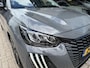 Peugeot 208 1.2 Turbo 100 PK Allure | Navigatie via Telefoon | All Season banden | 360 Graden Camera | LED Verlichting | Climate Control | Dode Hoek Detectie | Voor + Achter Parkeersensoren | 16" Lichtmetalen Velgen |