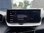 Peugeot 208 1.2 Turbo 100 PK Allure | Navigatie via Telefoon | All Season banden | 360 Graden Camera | LED Verlichting | Climate Control | Dode Hoek Detectie | Voor + Achter Parkeersensoren | 16" Lichtmetalen Velgen |