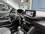 Peugeot 208 1.2 Turbo 100 PK Allure | Navigatie via Telefoon | All Season banden | 360 Graden Camera | LED Verlichting | Climate Control | Dode Hoek Detectie | Voor + Achter Parkeersensoren | 16" Lichtmetalen Velgen |