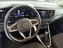 Volkswagen Polo 1.0 TSI Life Edition Achteruitrijcamera - Airco - Apple carplay - Draadloze telefoonoplader - Parkeersensor achter - Radio - Licht metalen velgen 15 inch - Navigatie - Radio - Cruise control - Elektrische ramen - Bluetooth - Led verlichting - Regensensor - start/stop systeem - stuurwiel multifunctioneel - Stoffen bekleding