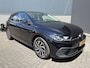Volkswagen Polo 1.0 TSI Life Edition Achteruitrijcamera - Airco - Apple carplay - Draadloze telefoonoplader - Parkeersensor achter - Radio - Licht metalen velgen 15 inch - Navigatie - Radio - Cruise control - Elektrische ramen - Bluetooth - Led verlichting - Regensensor - start/stop systeem - stuurwiel multifunctioneel - Stoffen bekleding