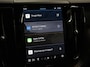 Volvo XC60 2.0 T6 398pk Plug-in hybrid AWD Ultimate Dark Bowers &Wilkins Premium Sound system Navigatie Google Panorama dak Camera Extra Getint glas Stoelen met massage functie