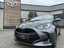 Toyota Yaris HYBRID 115 DYNAMIC COMFORT-PACK STOEL/STUURVERW BLIND-SPOT PARK-SENSOREN APPLE/ANDROID NAVI CLIMA AD-CRUISE